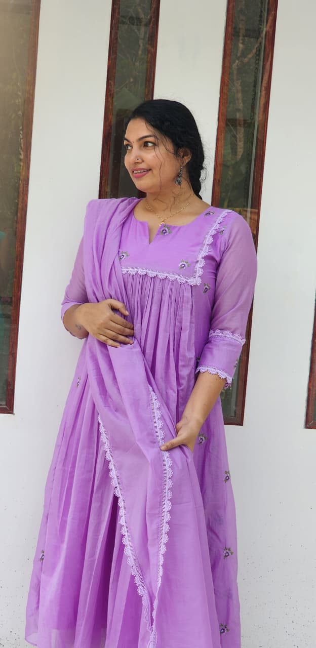 Mulchanderi Top and Dhupatta - Mizhiboutique