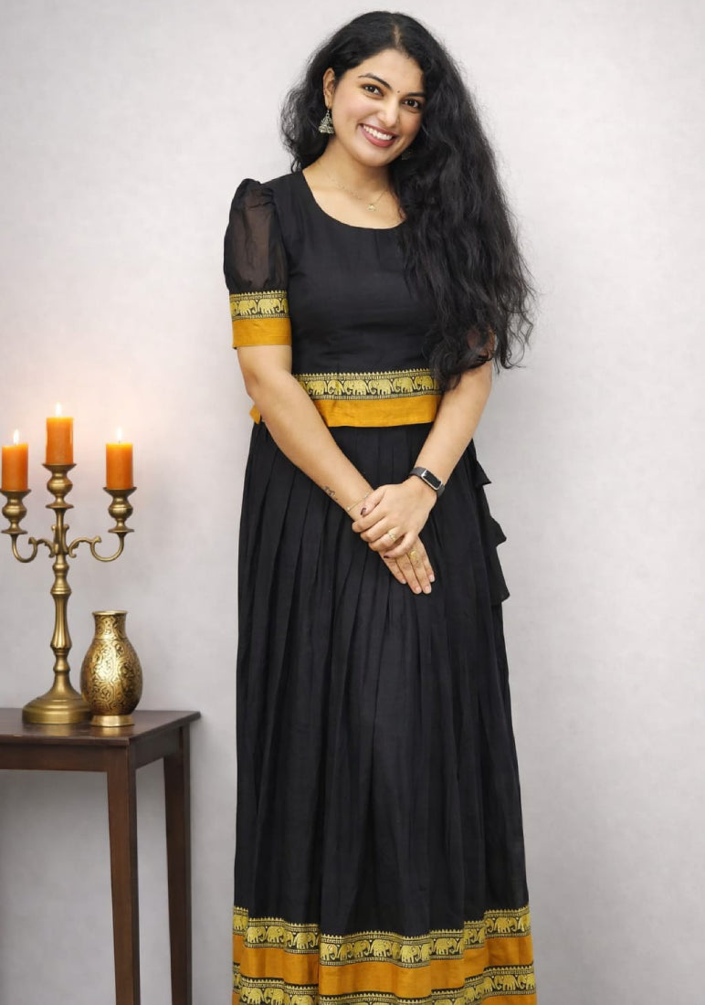 Narayan patt skirt and top - Mizhiboutique