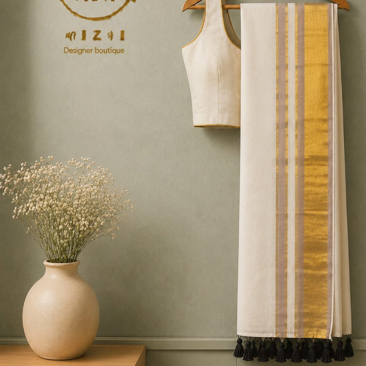 Mul Cotton Saree with Dual-Tone Border & Kunjalam