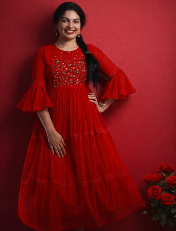 Red _ layered lace dress  with handwork - Mizhiboutique