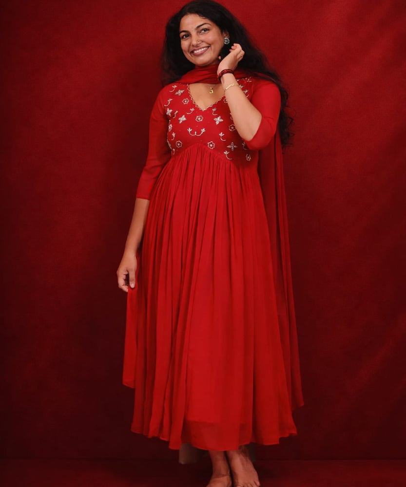 Red georget pleeted Aline - Mizhiboutique