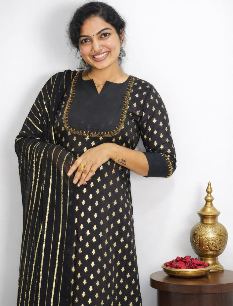 Russian Silk Dyed Top with Lurex Dupatta - Mizhiboutique