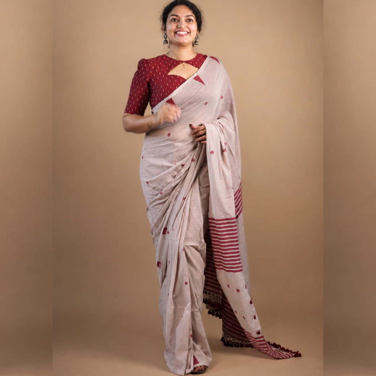 Mul Cotton Saree with maroon geometric/striped details and tassel accents